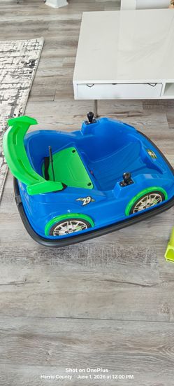 Flybar FunPark Racer 6V Ride-On Bumper Car - Blue/Green