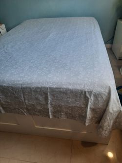 Complete bed like new