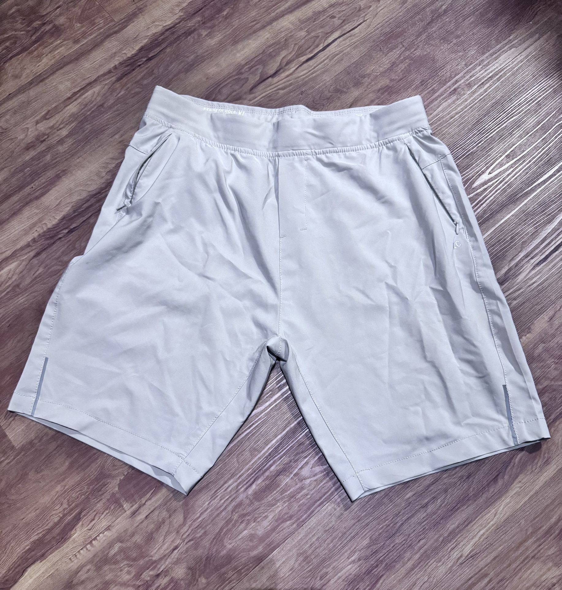 Kenneth Cole Men's Shorts XL khaki beige Tech Active Water Resistant 4-Way Stret