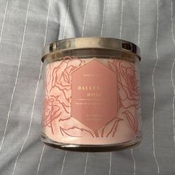White Barn 3 wick candle