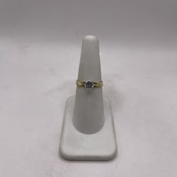 14kt Gold Engagement Style Ring w/ Dia Cut Design