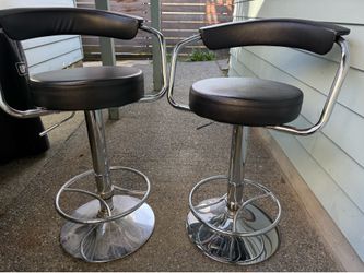 Bar Stools (Good Condition)