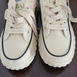 Sneakers Cream New Size 10