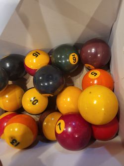 Billiards pool balls, vintage complete set includes cue ball, slight discoloration.