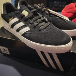 Adidas Low Top Men's 11 1/2
