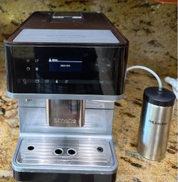 Miele Automatic Espresso Machine with Milk Container