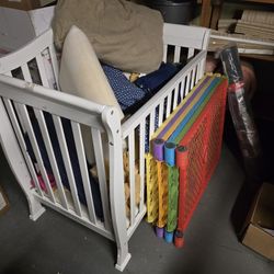 Mini Crib - Excellent Condition