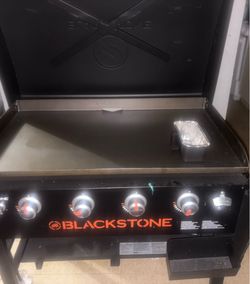 Blackstone Original 4-Burner 36" Propane Griddle with Hood and Omnivore Griddle Plate 凸