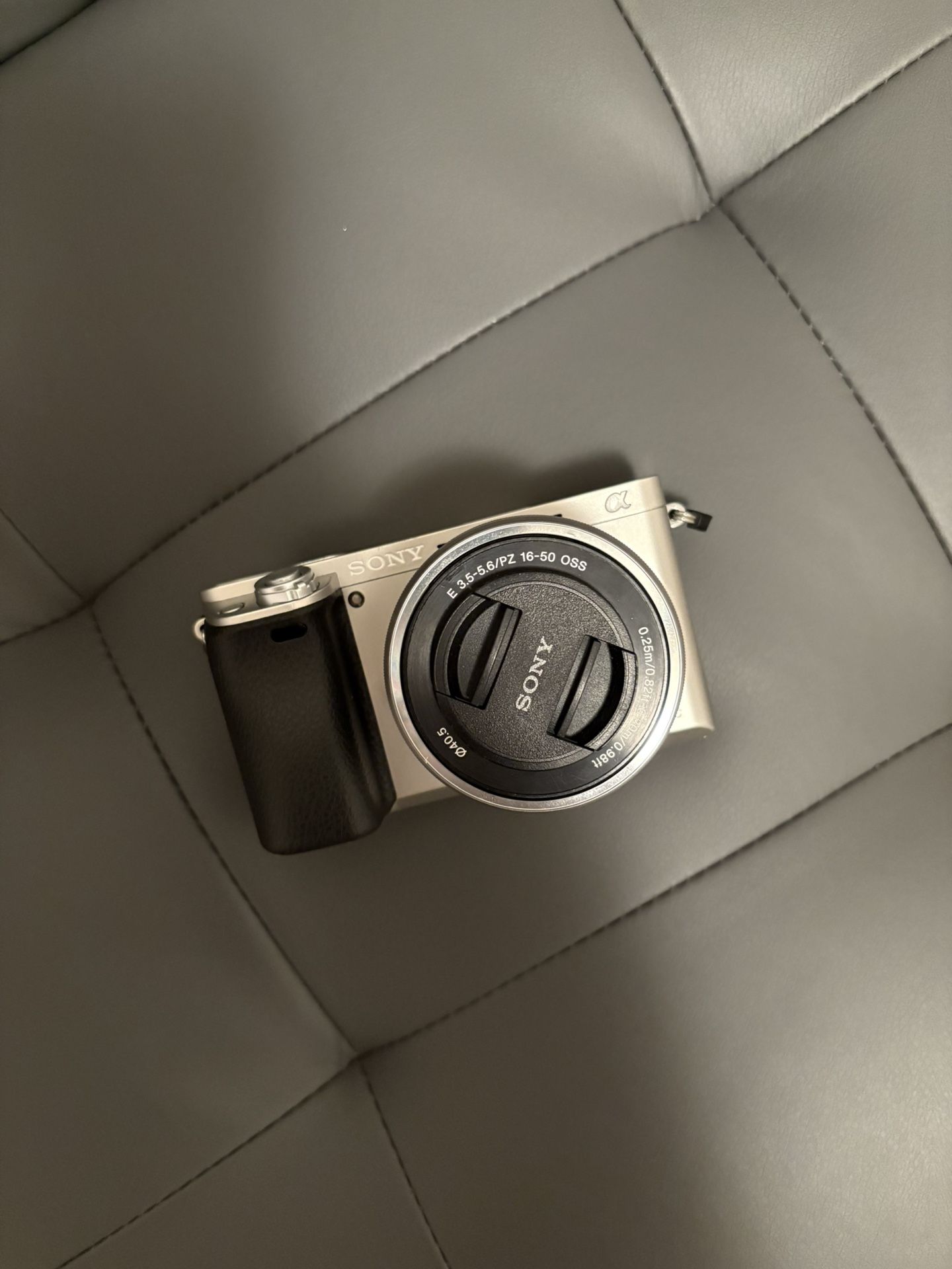 Sony A6000