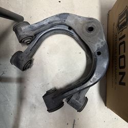 2006 tundra/sequoia upper control arms