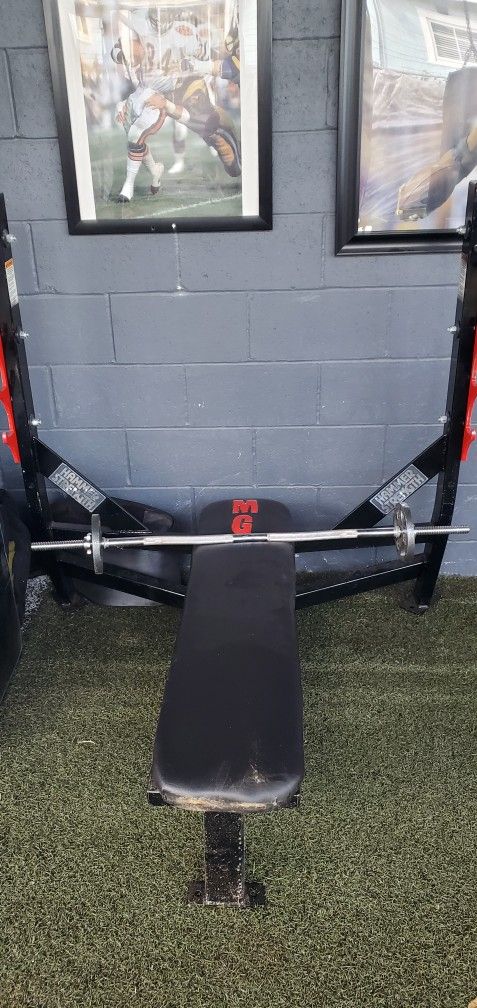 Hammer Strength Bench