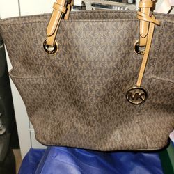 Classic Michael Kors 