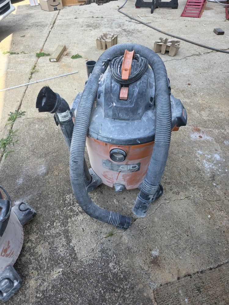 Shop Vacuum - Rigid