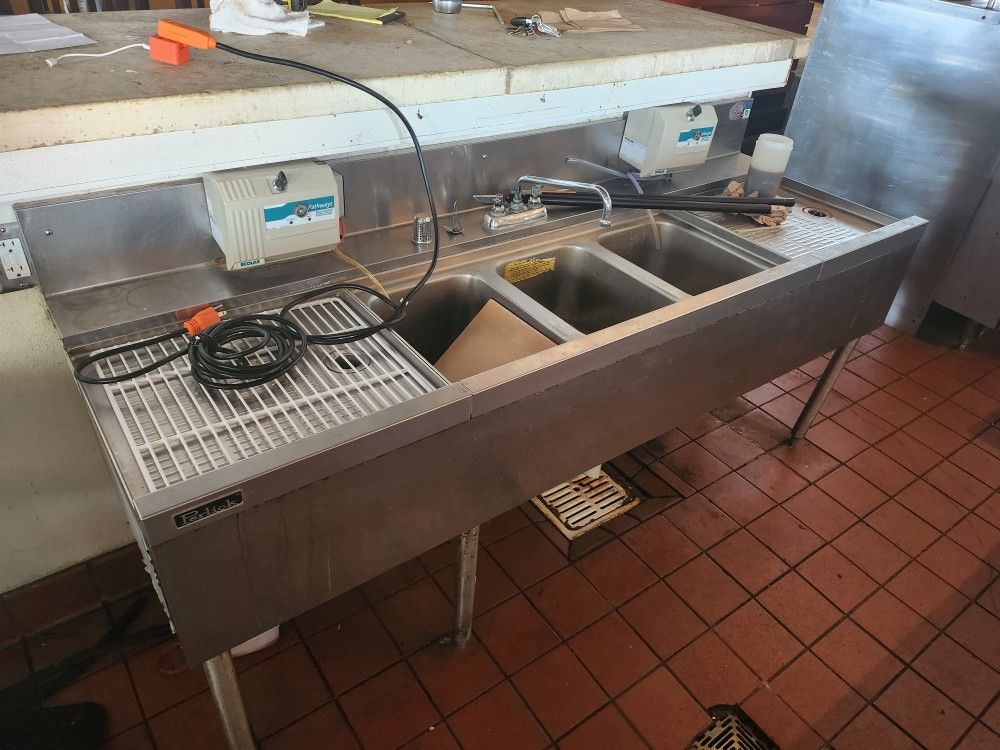 Commercial PERLICK 3 Compartment Underbar Sink With Faucet