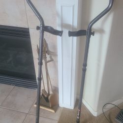 Crutches 