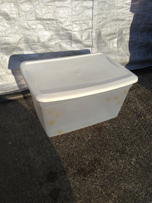 Sterilite Clear Plastic Storage Container.
