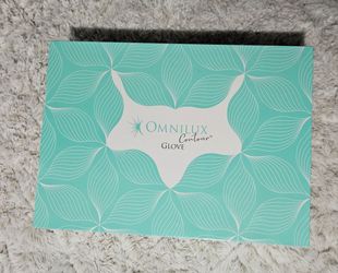Omnilux Contour Glove