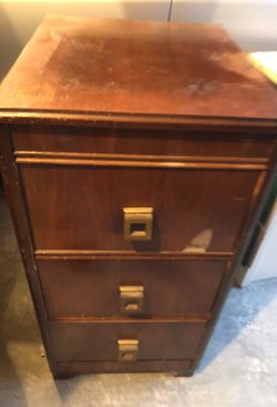 Dresser 33”tall x 17”wide x 19”deep