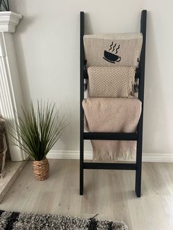 Farmhouse blanket ladder
