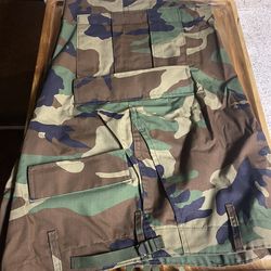 Brand new camouflage pants