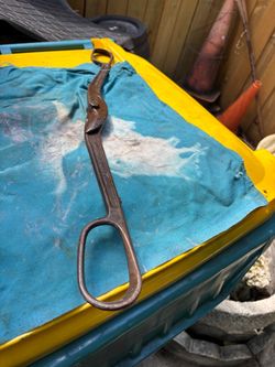 Metal cutter 16 inches in length and old school material