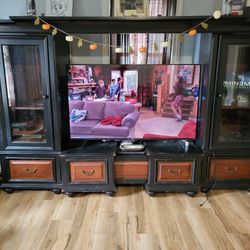 Tv/entertainment Stand