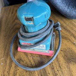 Makita B04552 Finishing Sander