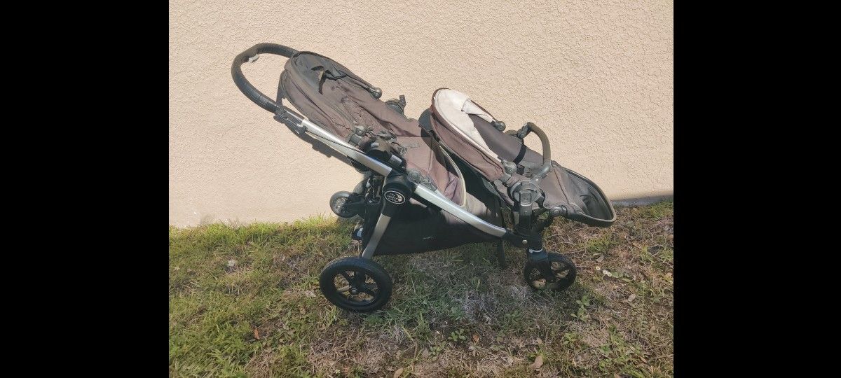 City Select Double Stroller With Board by Baby Jogger