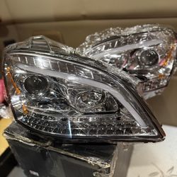 Headlight Ml350/500 06-2011