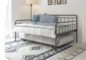 Metal Daybed with Trundle