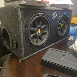Kicker (2) Enclosed Subwoofer