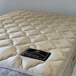 USED QUEEN SIZE DOUBLE SIDE TOP MATTRESS WITH BOX SPRINGS DELIVERY 🚚 AVAILABLE
