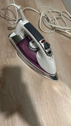 BLACK+DECKER Steam Iron