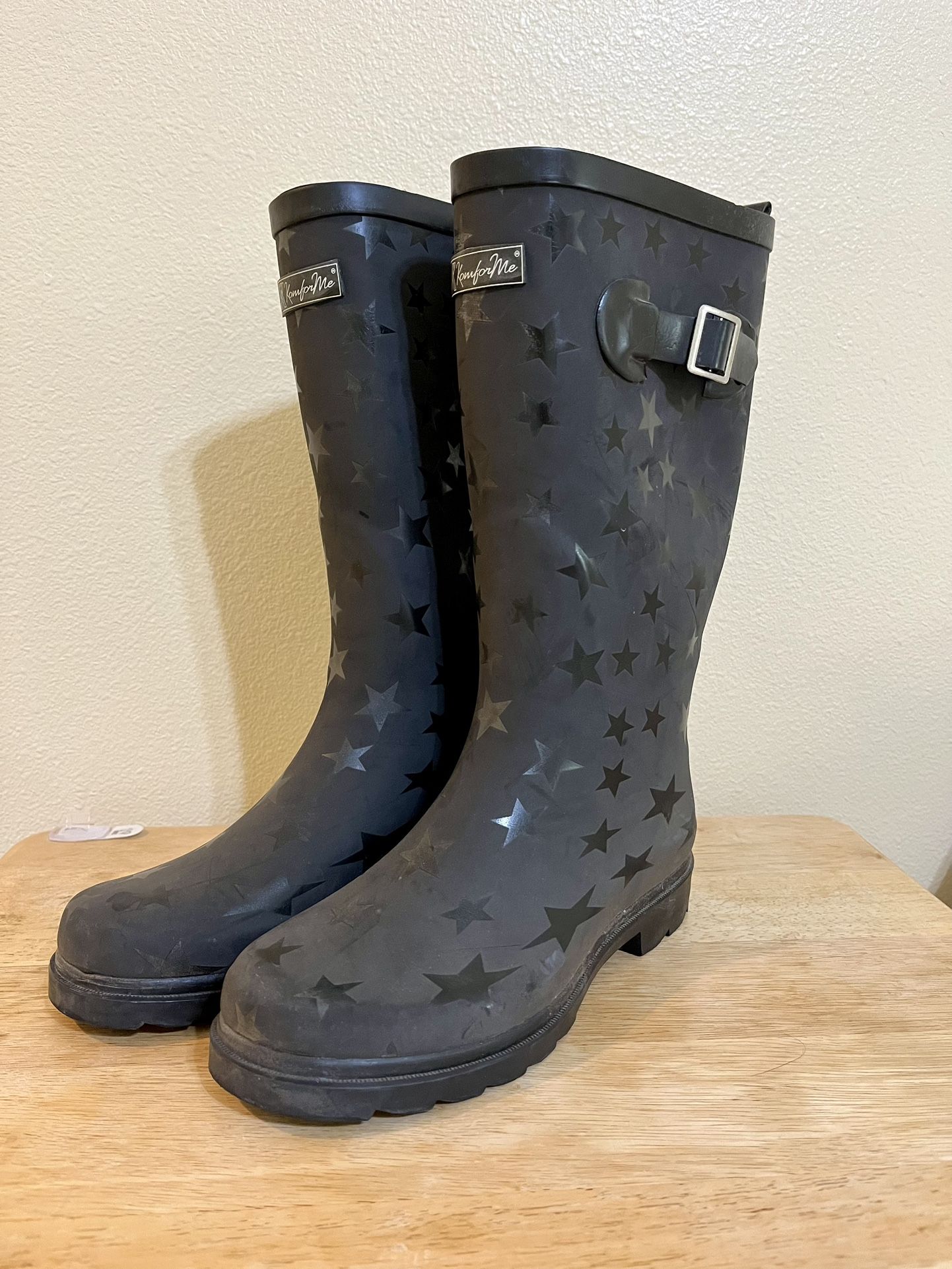 Rain Boots Size 7