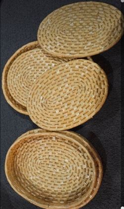 Vintage Wicker Rattan Trivet Coasters in Holder Basket
Woven Straw