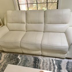 Like New 6 Months Old Leather Electric Dual Reclining Couch With Electric Headrests And Dual Usb 