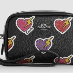 COACH POUCH Heart Bolt