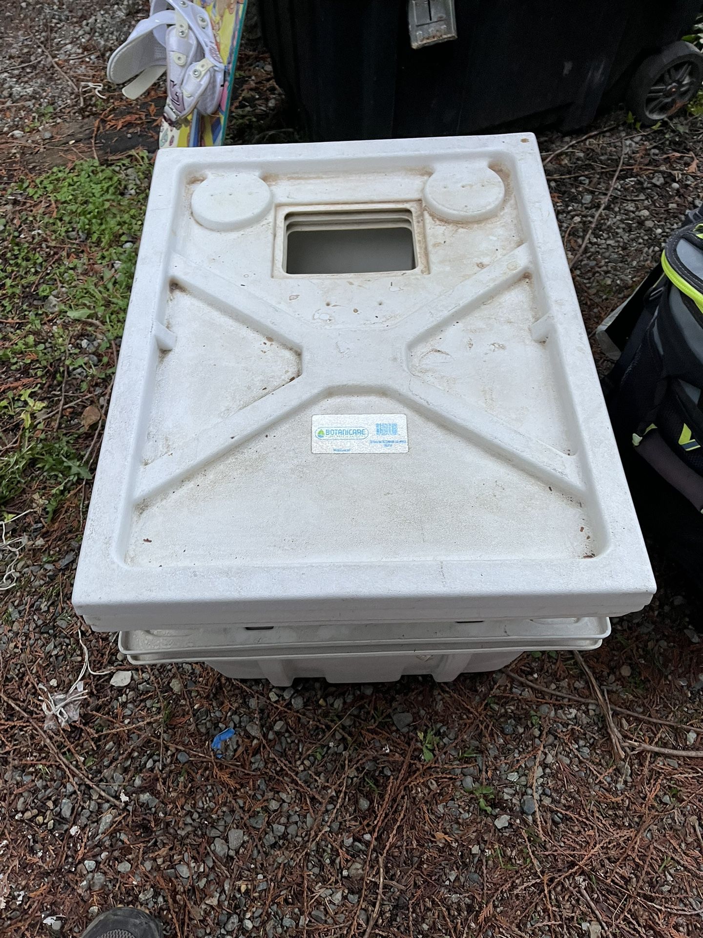 Two 20 Gallon Low Profile Hydroponic Reservoirs With Lids.