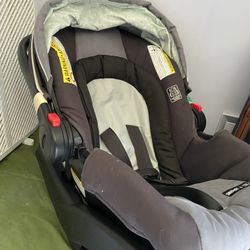 Graco ClickConnect Car Seat With Base