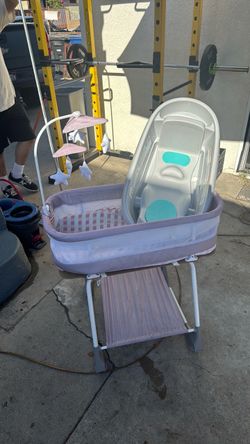 Bassinet and baby bath tub