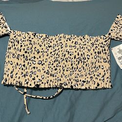 New Women Top Cheetah Print Size M
