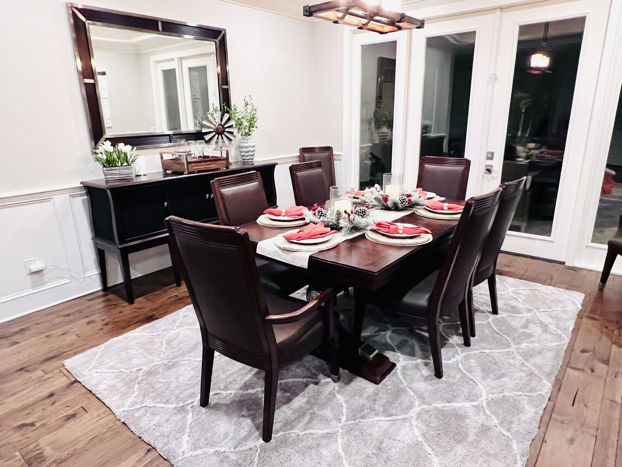 Lexington Nautica Dining Room Table Set With 8 Seats