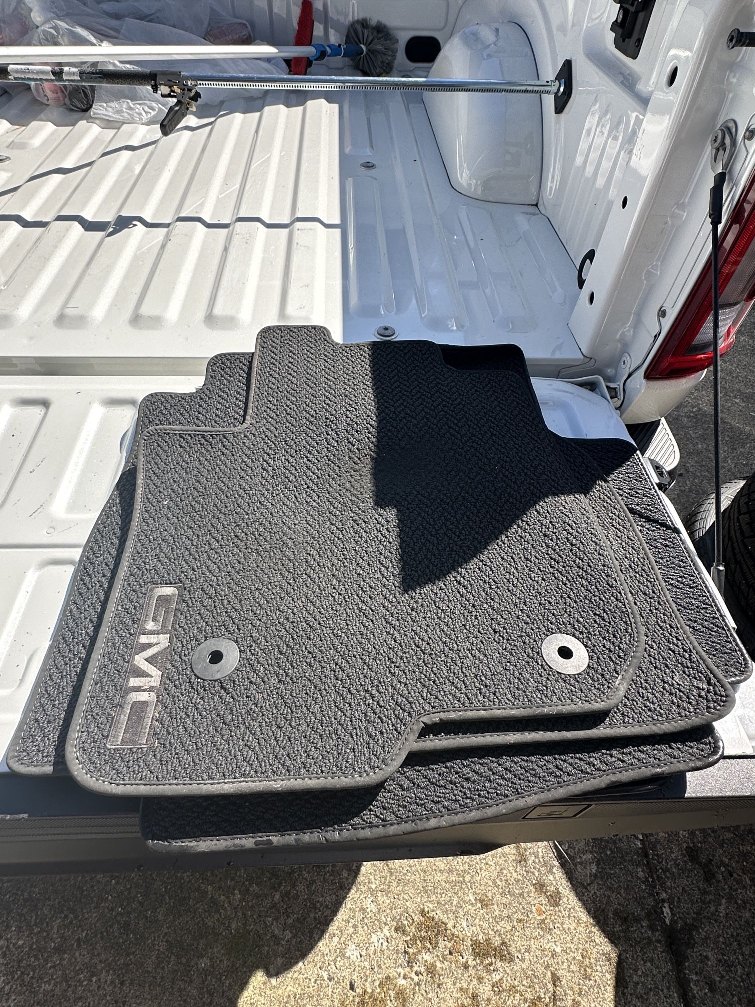 GMC Sierra Carpet Floor Mats 