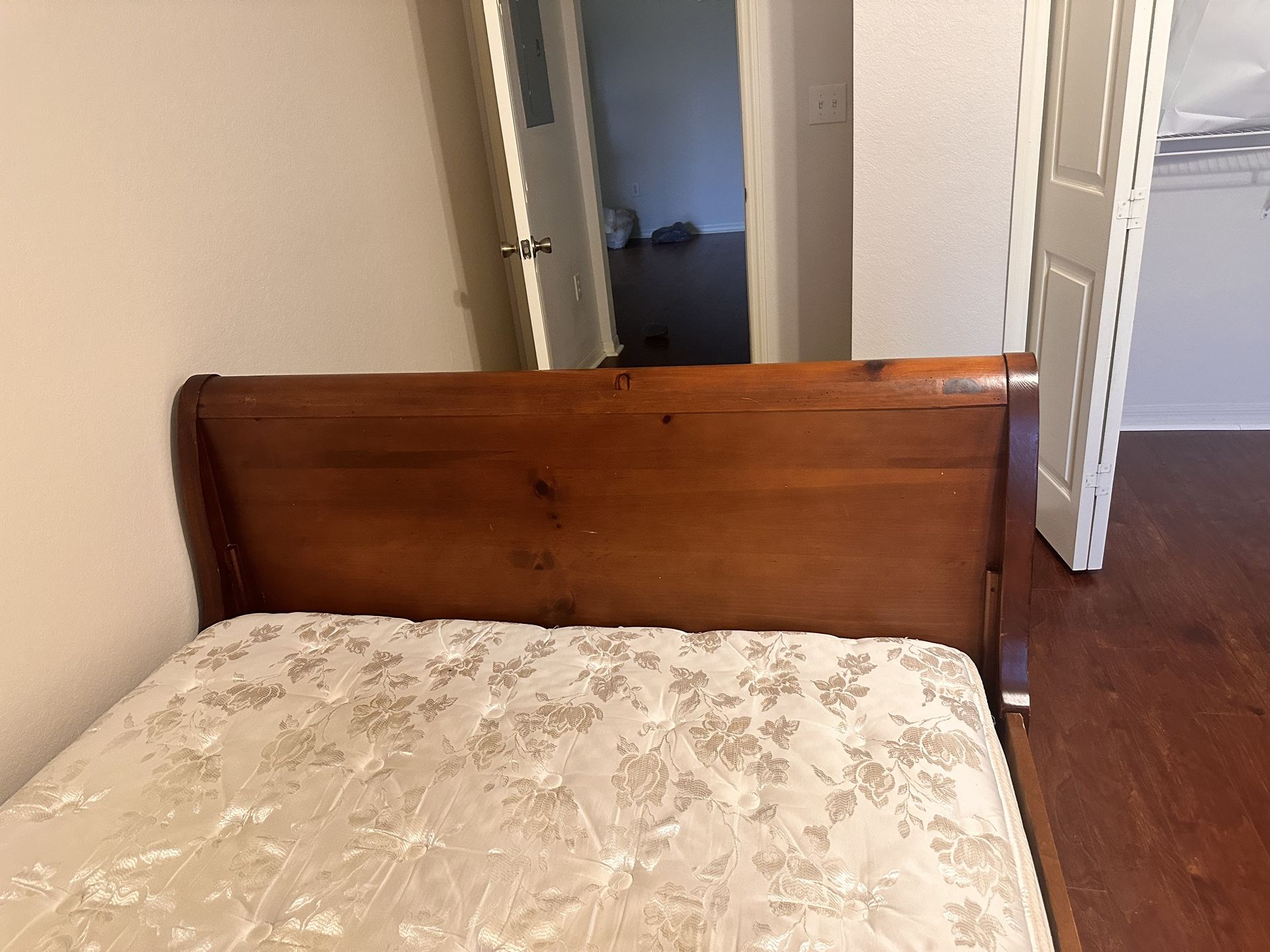 bed frame and mattress 