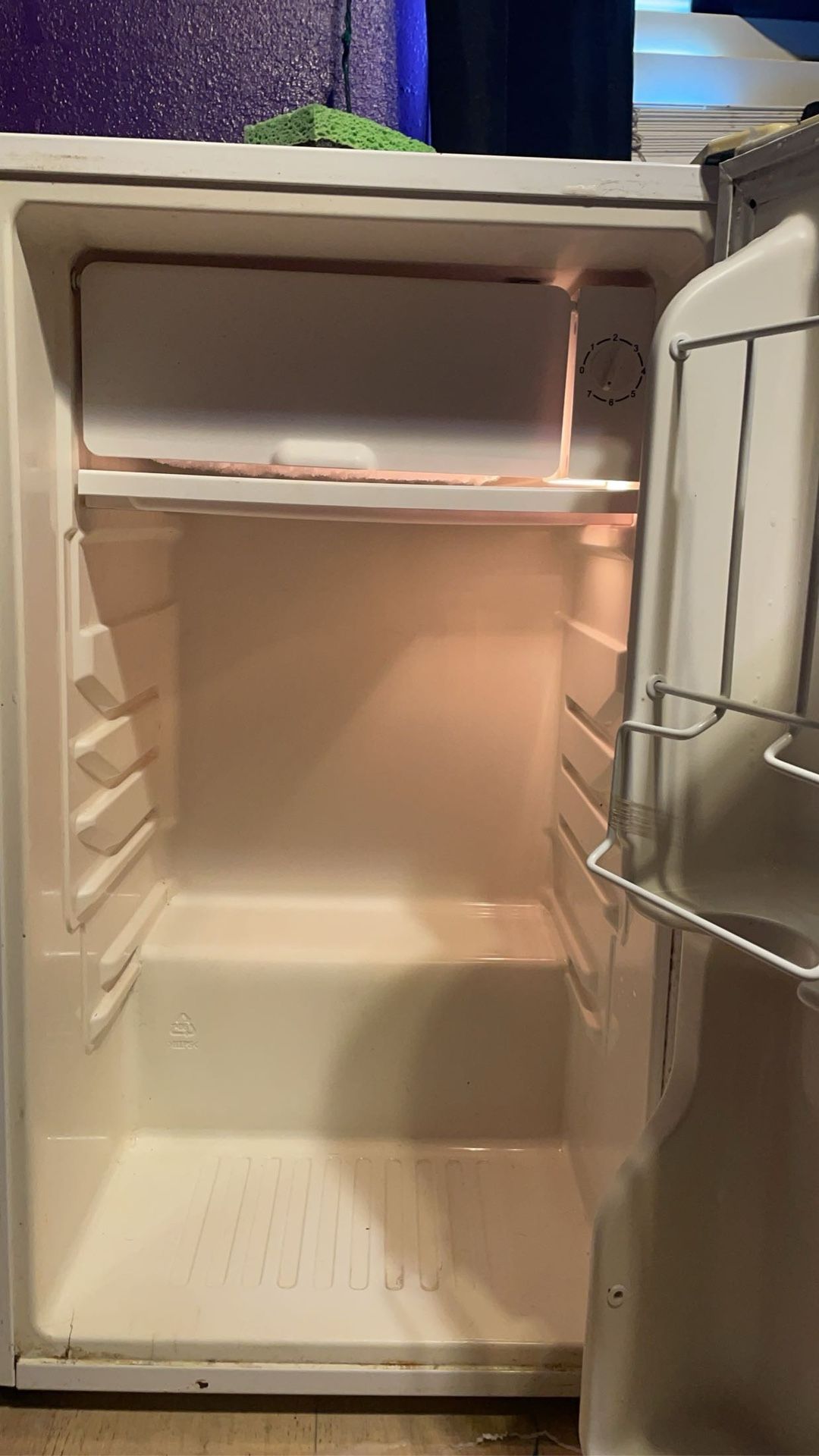 Magic Chef Mini Fridge