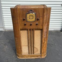 Vintage / Antique Truetone Radio