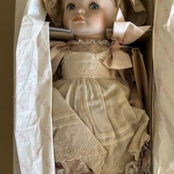 3 Collector Dolls