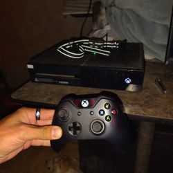 Xbox One With 1 Controller And 5 Games