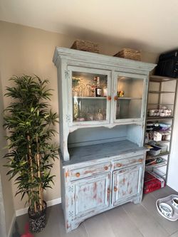 Like new kitchen cabinet / pantry storage