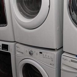Whirlpool  Washer And Gas Dryer Set For $680